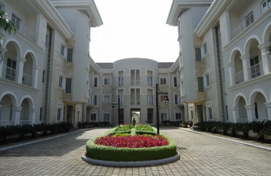Exquisite 2 Bedroom Apartment in a Serviced Residential Court