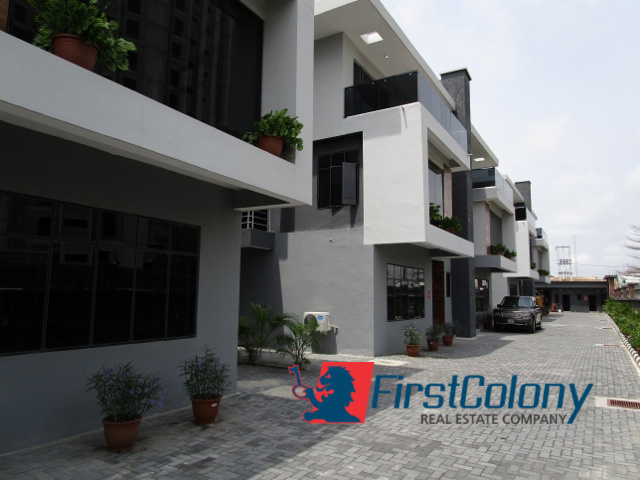 Contemporary 5 Bedroom Semi-Detached Duplex (Fully Serviced)