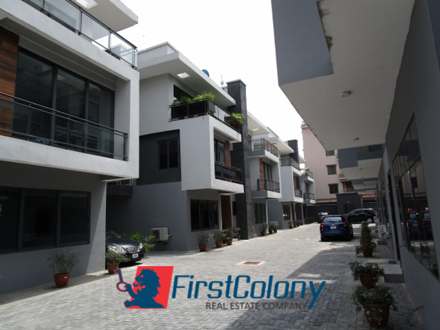 Contemporary 3 Bedroom Terraced Duplex (Fully Serviced)