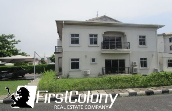 Fully Serviced 4 Bedroom Semi-Detached Duplex with Private Garden