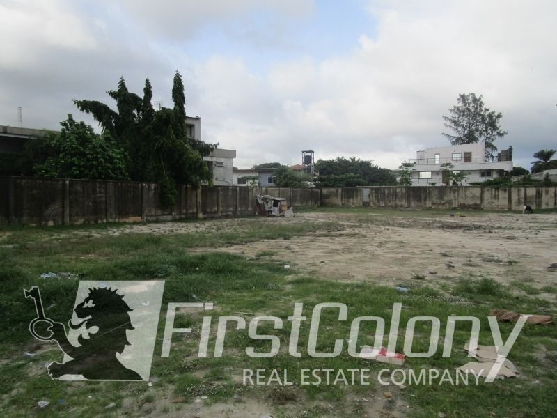 2,300sqm Fully Fenced Undeveloped Land