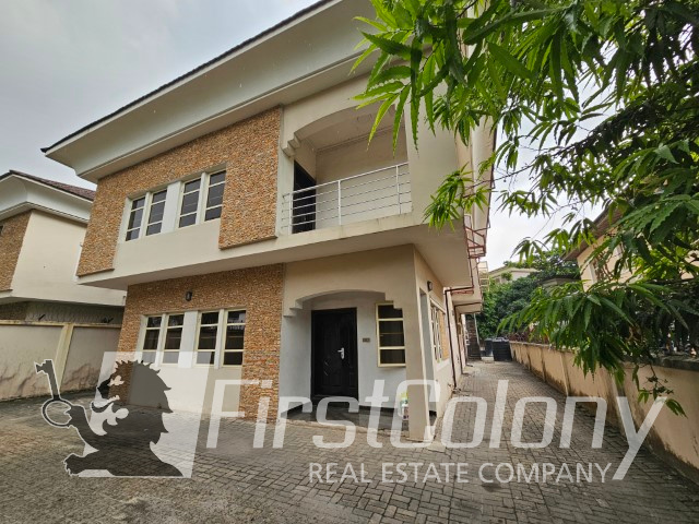 Massive and Well Maintained 5 Bedroom Detached House (with 3-Room Bq)